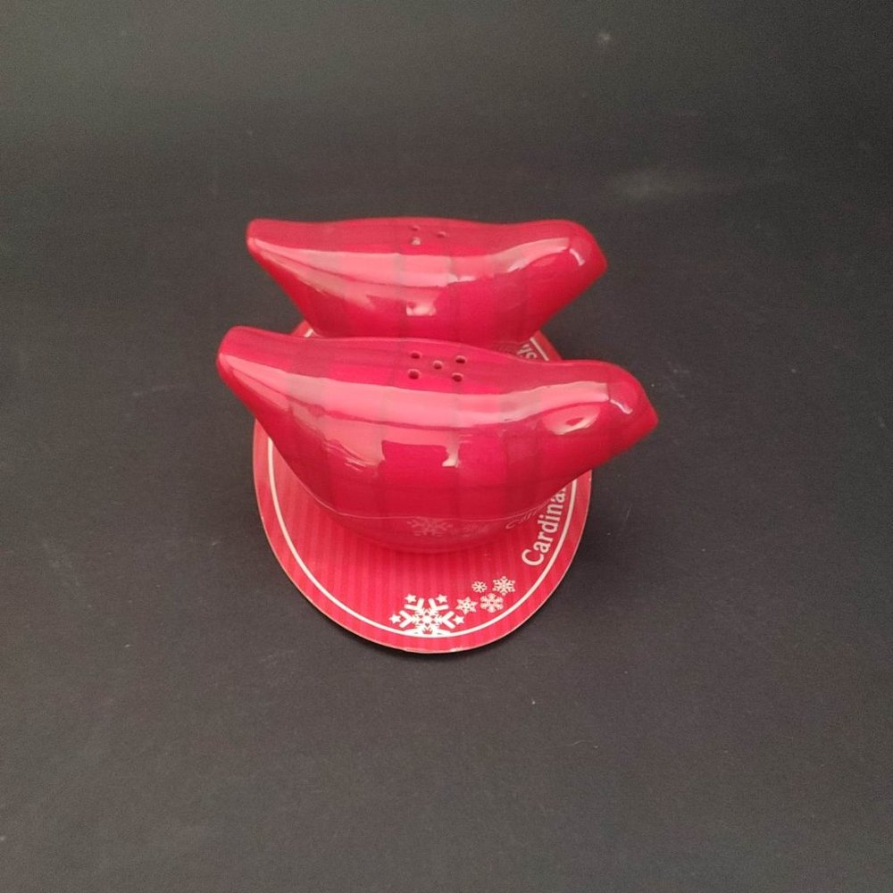 Hallmark Christmas Cardinal set of red plaid salt & pepper shakers holiday NOS